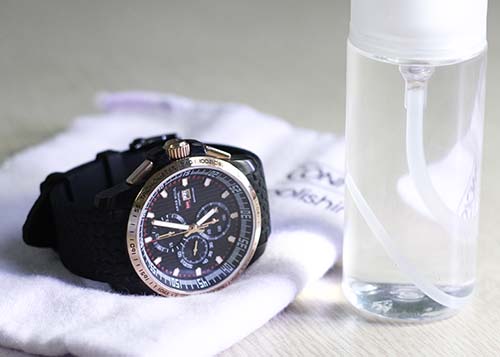 ve-sinh-dong-ho-the-thao-nam-3