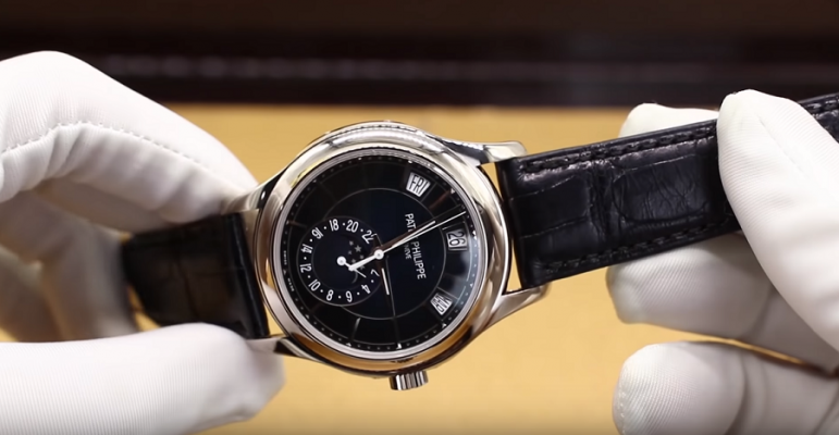 review-dong-ho-mat-xanh-patek-philippe-5205g