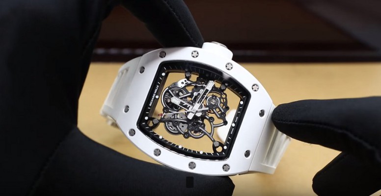review-dong-ho-richard-mille-rm-055-bubba-watson-co-may-lo-co-sieu-nhe-cho-nguoi-choi-golf-1